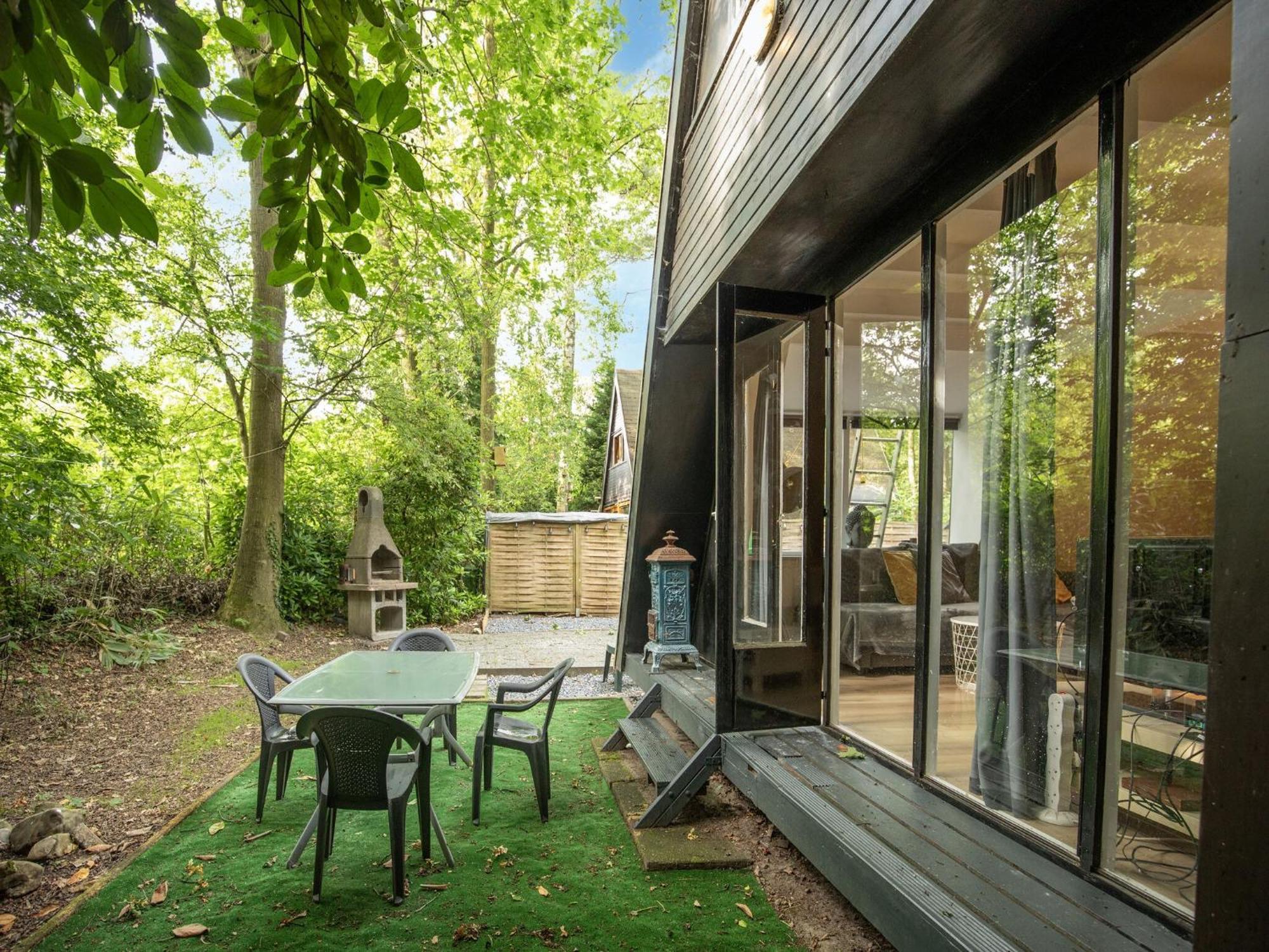 Traditional Holiday Home In Lanaken With Garden Exterior foto